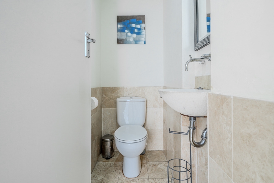 2 Bedroom Property for Sale in Camps Bay Western Cape